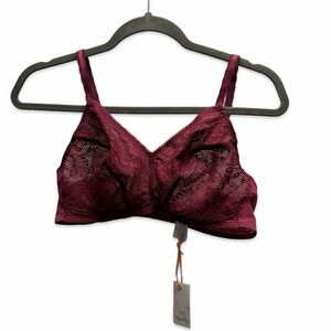 Elegant Lace Bralette in Rich Burgundy